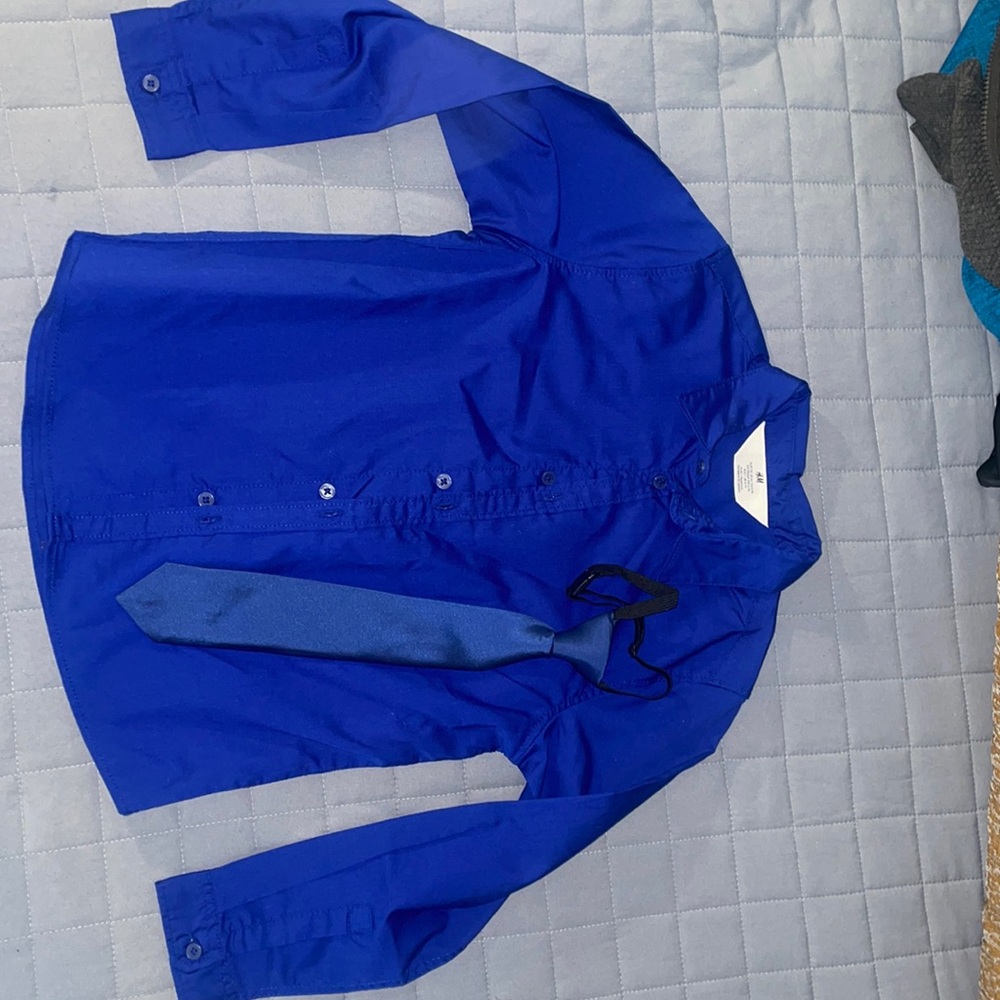 H&M royal blue button down with matching tie